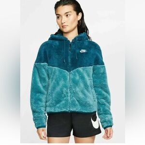 Nike WOMEN'S Sportswear Windrunner SHERPA Turquoise Teal SIZE M